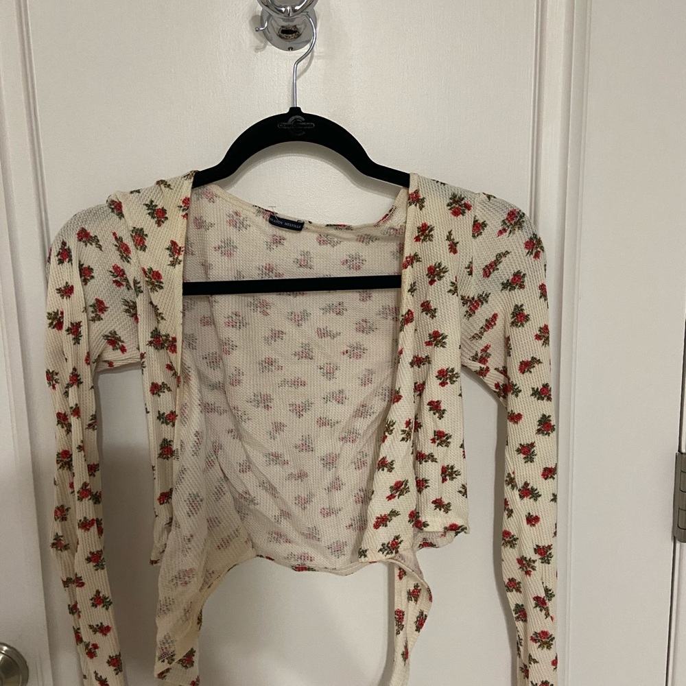 Rare tied brandy top🌹🌛